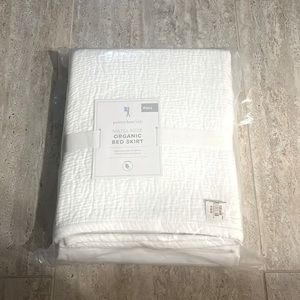 Pottery Barn Kids Matelasse organic bed skirt size full